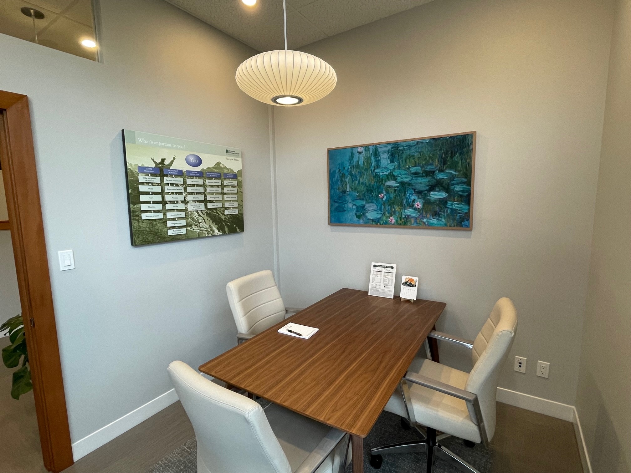 Photo of IPC Royal Oak office meeting room
